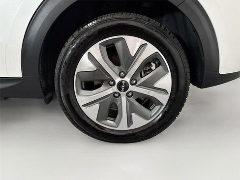 Used 2022 Kia Niro EX w/ Cold Weather Package FWD image 29