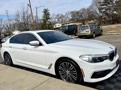 Used 2017 BMW 530i image 2