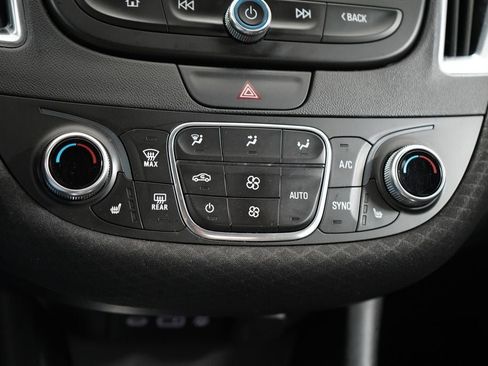 Used 2019 Chevrolet Malibu LT FWD image 15