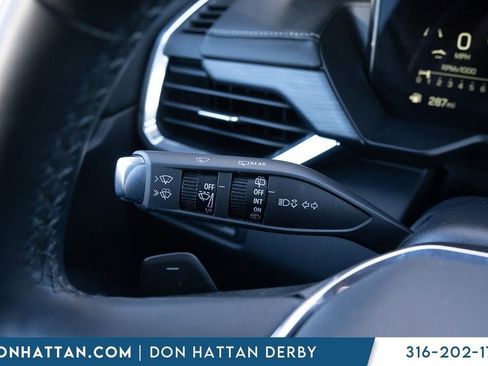 Used 2025 GMC Acadia Elevation image 15