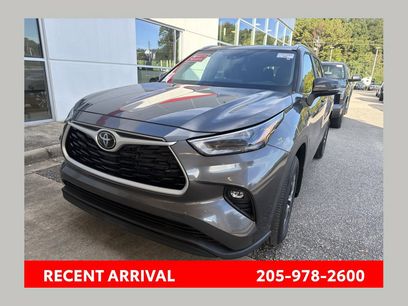 Used 2023 Toyota Highlander XLE