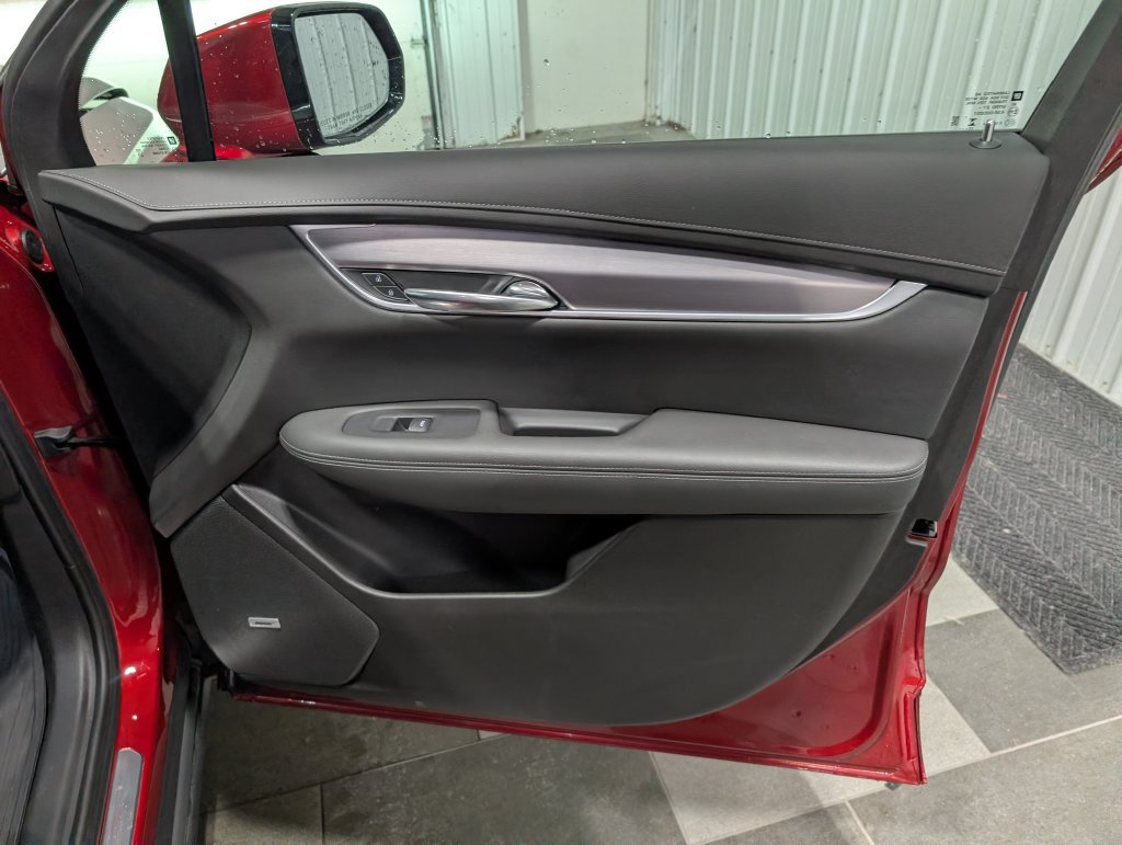 Used 2024 Cadillac XT6 Luxury w/ LPO, Floor Liner Package AWD/4WD image 29