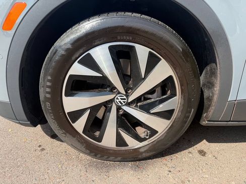 Used 2024 Volkswagen ID.4 2WD image 6
