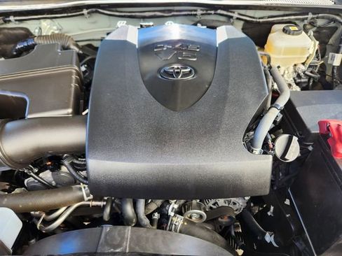 Used 2022 Toyota Tacoma TRD Off-Road image 21