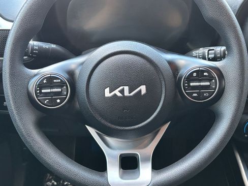Used 2025 Kia Soul LX w/ LX Technology Package FWD image 23
