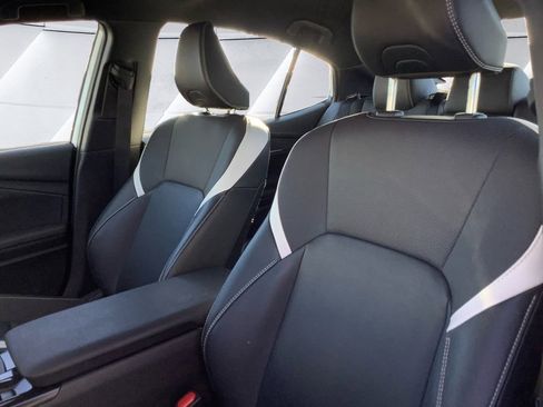 Used 2025 Toyota Camry SE image 8