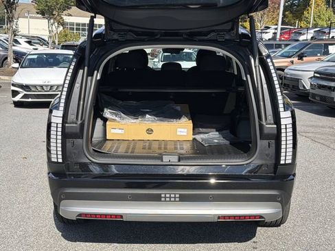 New 2026 Hyundai Ioniq 9 SE image 18