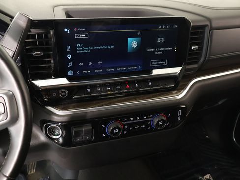 Used 2025 Chevrolet Silverado 3500 LT w/ Safety Package AWD/4WD image 5