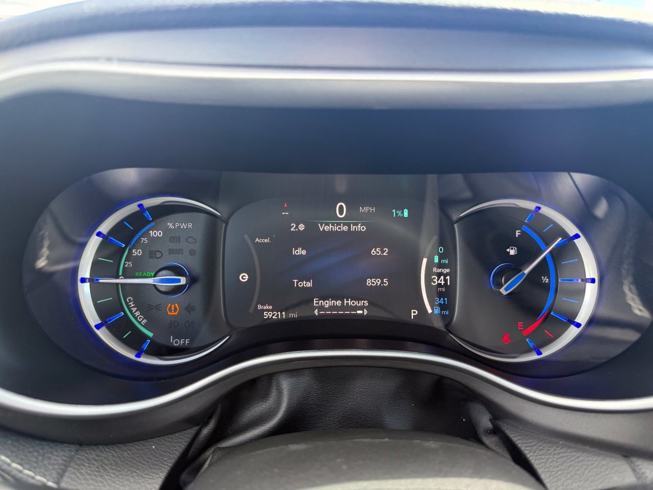 Used 2023 Chrysler Pacifica Touring-L FWD image 17