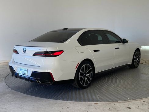 Used 2024 BMW 750e xDrive AWD/4WD image 8