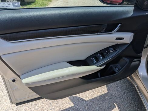 Used 2020 Honda Accord EX-L image 22