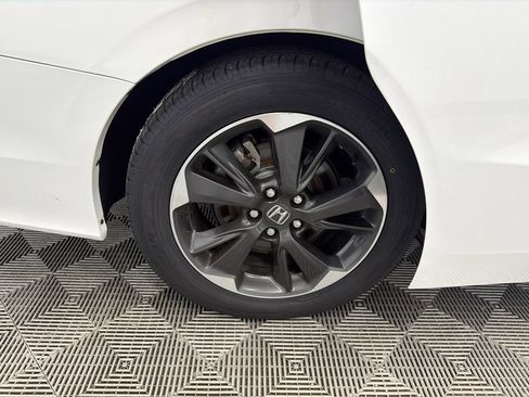 Used 2024 Honda Odyssey Elite image 18