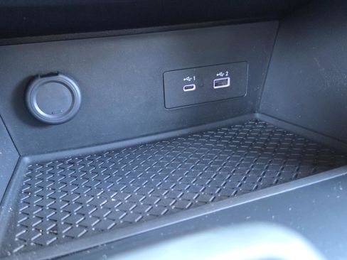 Used 2024 Nissan Pathfinder S FWD image 21