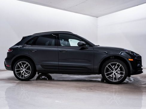 Certified 2025 Porsche Macan image 9