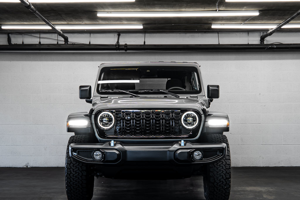 Used 2024 Jeep Wrangler Unlimited AWD/4WD image 8