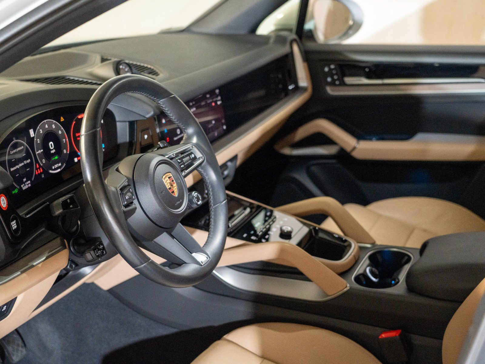 Certified 2025 Porsche Cayenne Coupe AWD/4WD image 15