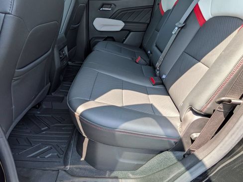 Used 2024 GMC Canyon AT4X AWD/4WD image 18