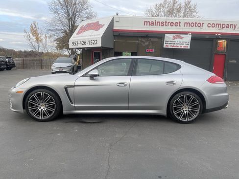 Used 2016 Porsche Panamera 4 Edition image 4