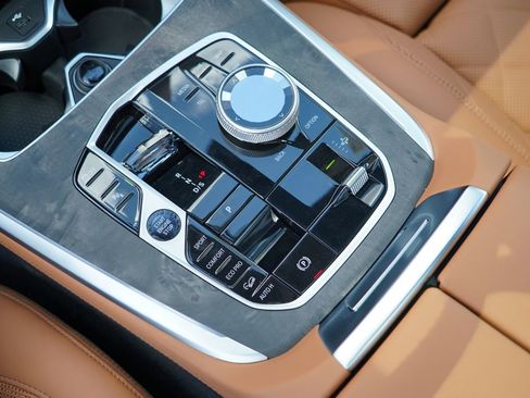 New 2026 BMW X7 xDrive40i w/ M Sport Package image 17