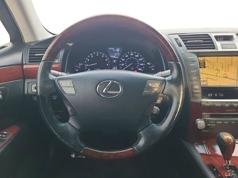 Used 2012 Lexus LS 460 w/ Comfort Pkg image 12