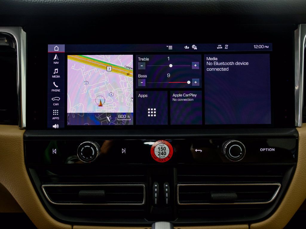 Certified 2026 Porsche Macan AWD/4WD image 22