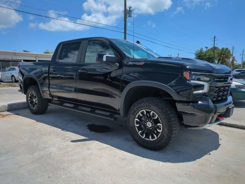 Used 2025 Chevrolet Silverado 1500 ZR2 w/ Technology Package AWD/4WD image 1