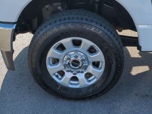 Used 2024 Ford F250 XLT image 13