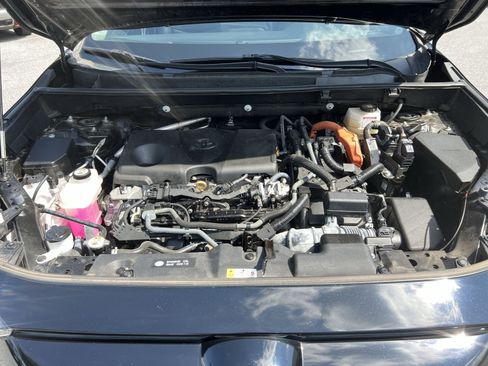 Used 2022 Toyota RAV4 XLE Premium AWD/4WD image 27
