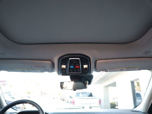 Used 2022 Jeep Grand Cherokee Limited 4xe w/ Luxury Tech Group II AWD/4WD image 32