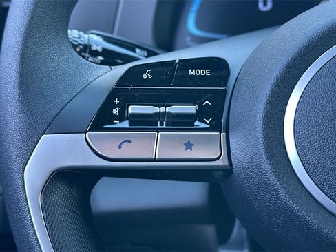 Used 2026 Hyundai Elantra SE image 25