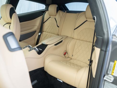 Certified 2018 Ferrari GTC4Lusso image 19