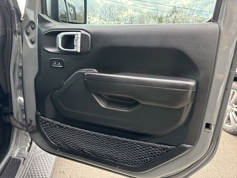 Used 2019 Jeep Wrangler Unlimited Sport S image 31