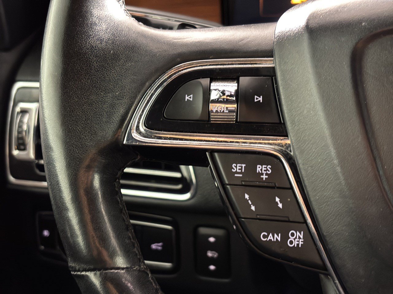 Used 2020 Lincoln Navigator Reserve w/ Equipment Group 208A Reserve RWD image 18