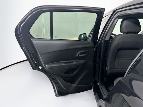 Used 2020 Chevrolet Trax LS image 25