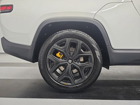 Used 2024 Rivian R1T Adventure AWD/4WD image 12