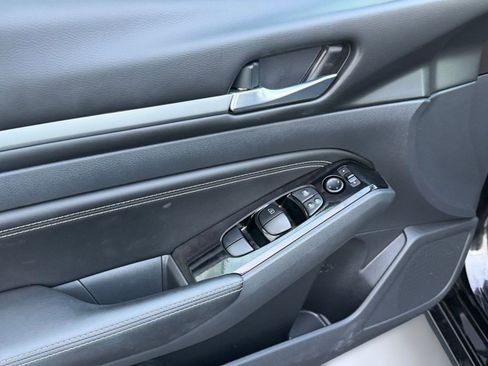 Used 2023 Nissan Altima 2.5 SV w/ SV Premium Package image 23