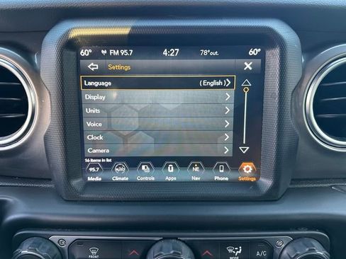 Used 2020 Jeep Gladiator Overland image 29