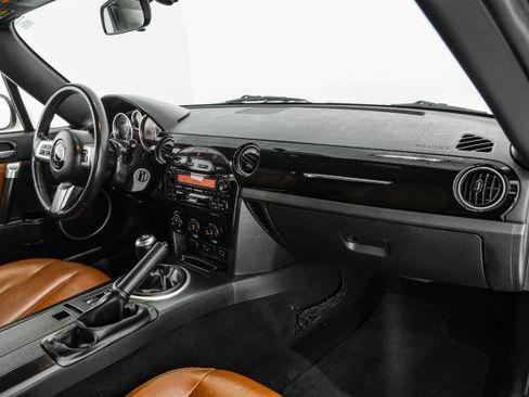 Used 2008 MAZDA MX-5 Miata Grand Touring w/ Premium Pkg RWD image 8