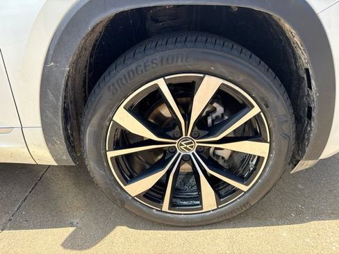 Used 2024 Volkswagen Atlas SEL Premium R-Line AWD/4WD image 25