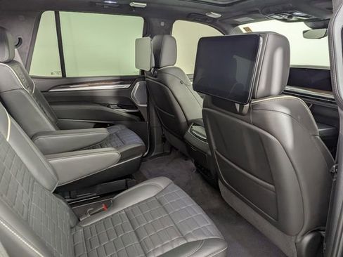 Used 2025 Cadillac Escalade Sport Platinum image 22