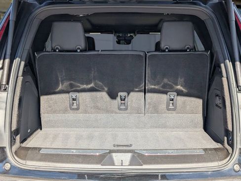 Used 2023 Cadillac Escalade Premium Luxury AWD/4WD image 21