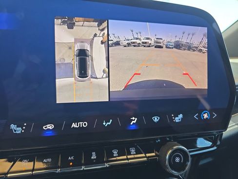 Used 2025 Chevrolet Blazer EV LT AWD/4WD image 15