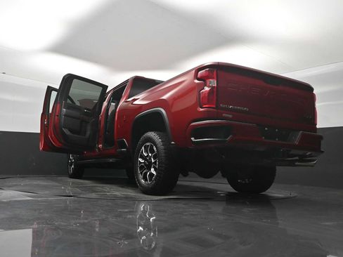 Used 2023 Chevrolet Silverado 2500 High Country AWD/4WD image 31