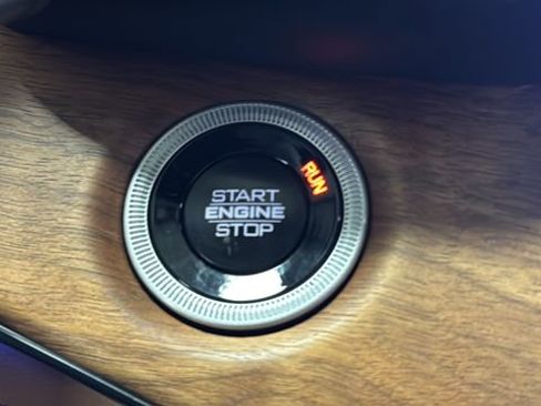Used 2024 Jeep Grand Cherokee Summit AWD/4WD image 23