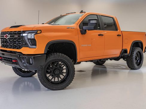 Used 2026 Chevrolet Silverado 2500 ZR2 AWD/4WD image 5
