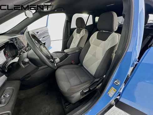 Used 2024 Chevrolet Trax RS FWD image 29