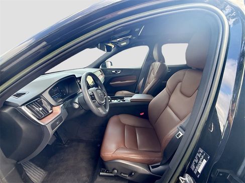 Used 2023 Volvo XC60 B5 Plus w/ Protection Package Premier image 23