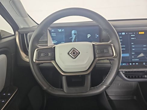 Used 2025 Rivian R1S Adventure image 27