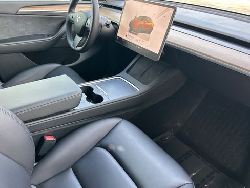 Used 2023 Tesla Model Y Performance image 20
