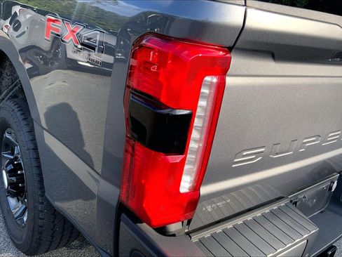Used 2024 Ford F350 Lariat w/ Lariat Ultimate Package AWD/4WD image 31